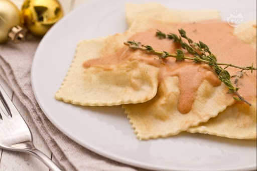 Ravioli in Salsa Rosa