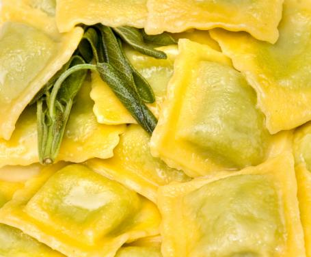 Ravioli* Burro e Salvia