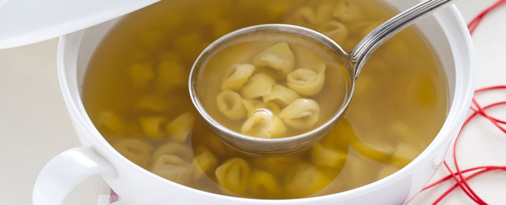 Tortellini in brodo (s) (f)